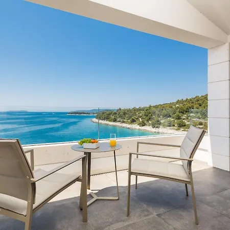 Argemonia Villa